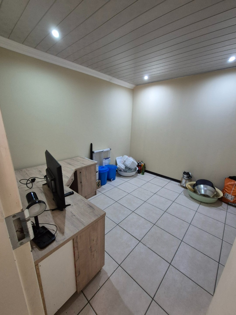 To Let 4 Bedroom Property for Rent in Universitas Ridge Free State